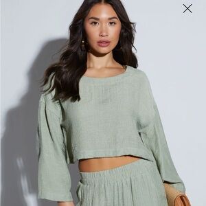 VICI - London Long Sleeve Crop Top - Light Olive - New with Tags - Sz M